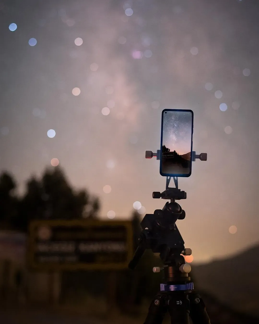Basic smartphone astrophotography setup